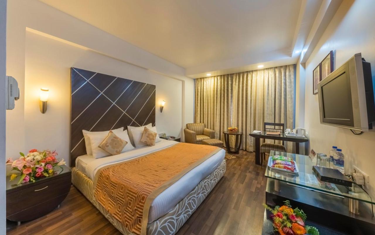 Hotel Hindusthan International, Μπουμπάνεσβαρ Εξωτερικό φωτογραφία