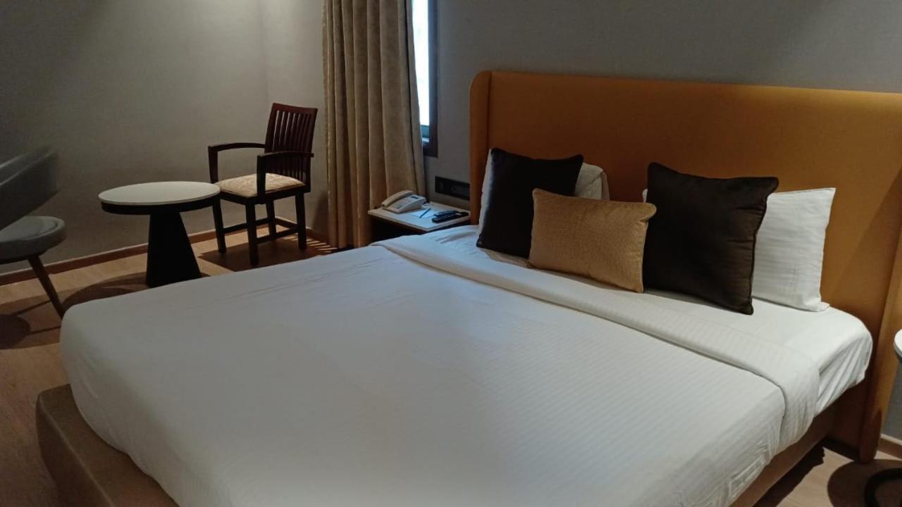 Hotel Hindusthan International, Μπουμπάνεσβαρ Εξωτερικό φωτογραφία