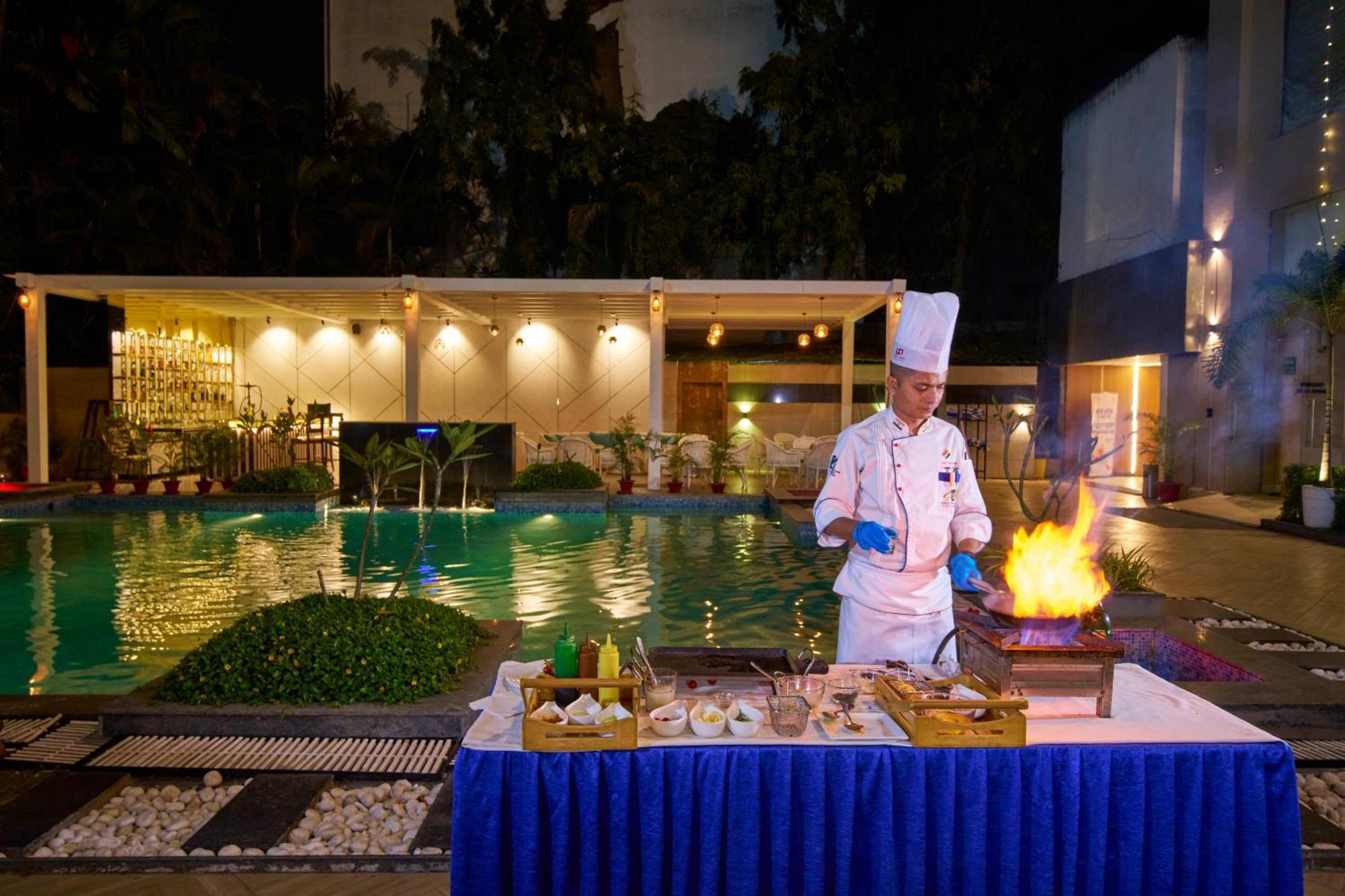 Hotel Hindusthan International, Μπουμπάνεσβαρ Εξωτερικό φωτογραφία