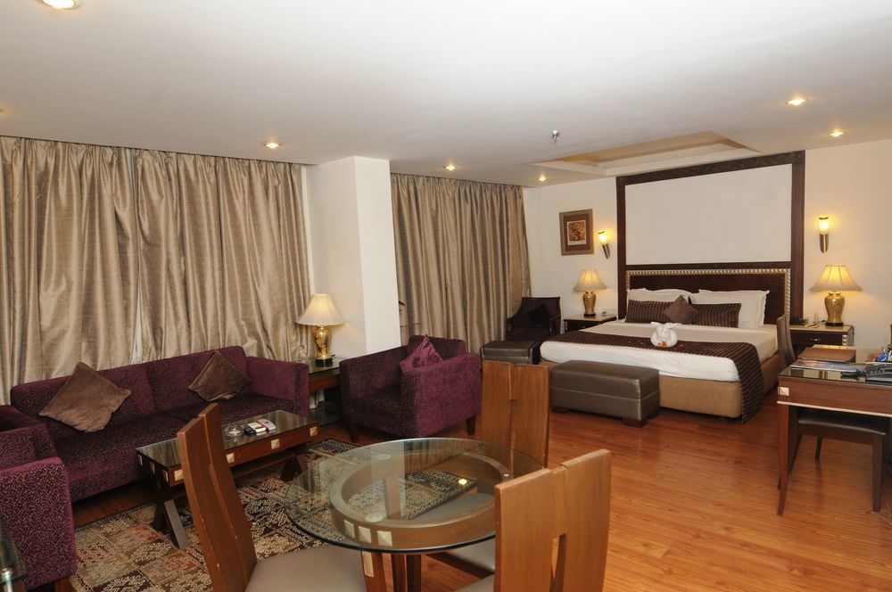 Hotel Hindusthan International, Μπουμπάνεσβαρ Εξωτερικό φωτογραφία