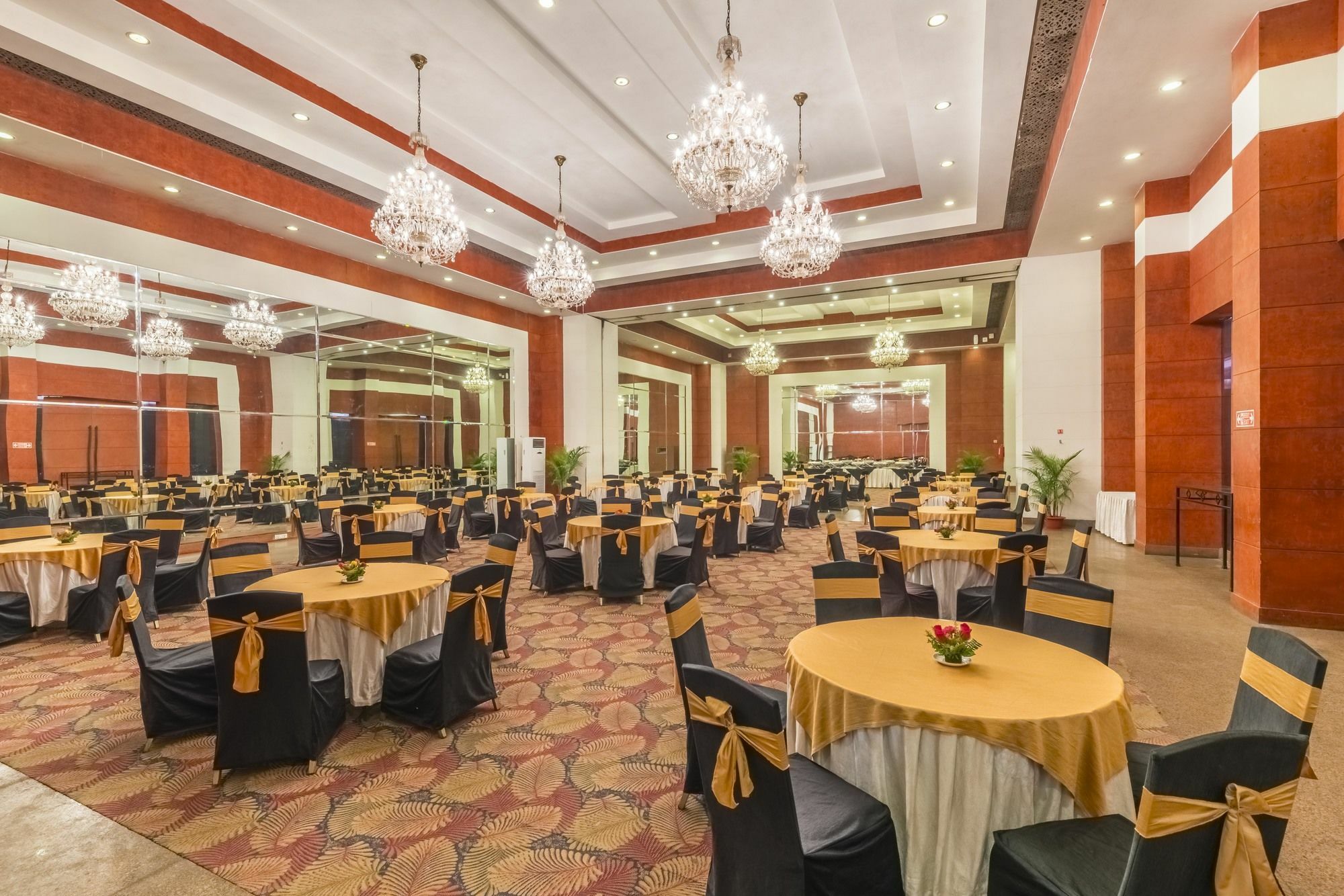Hotel Hindusthan International, Μπουμπάνεσβαρ Εξωτερικό φωτογραφία