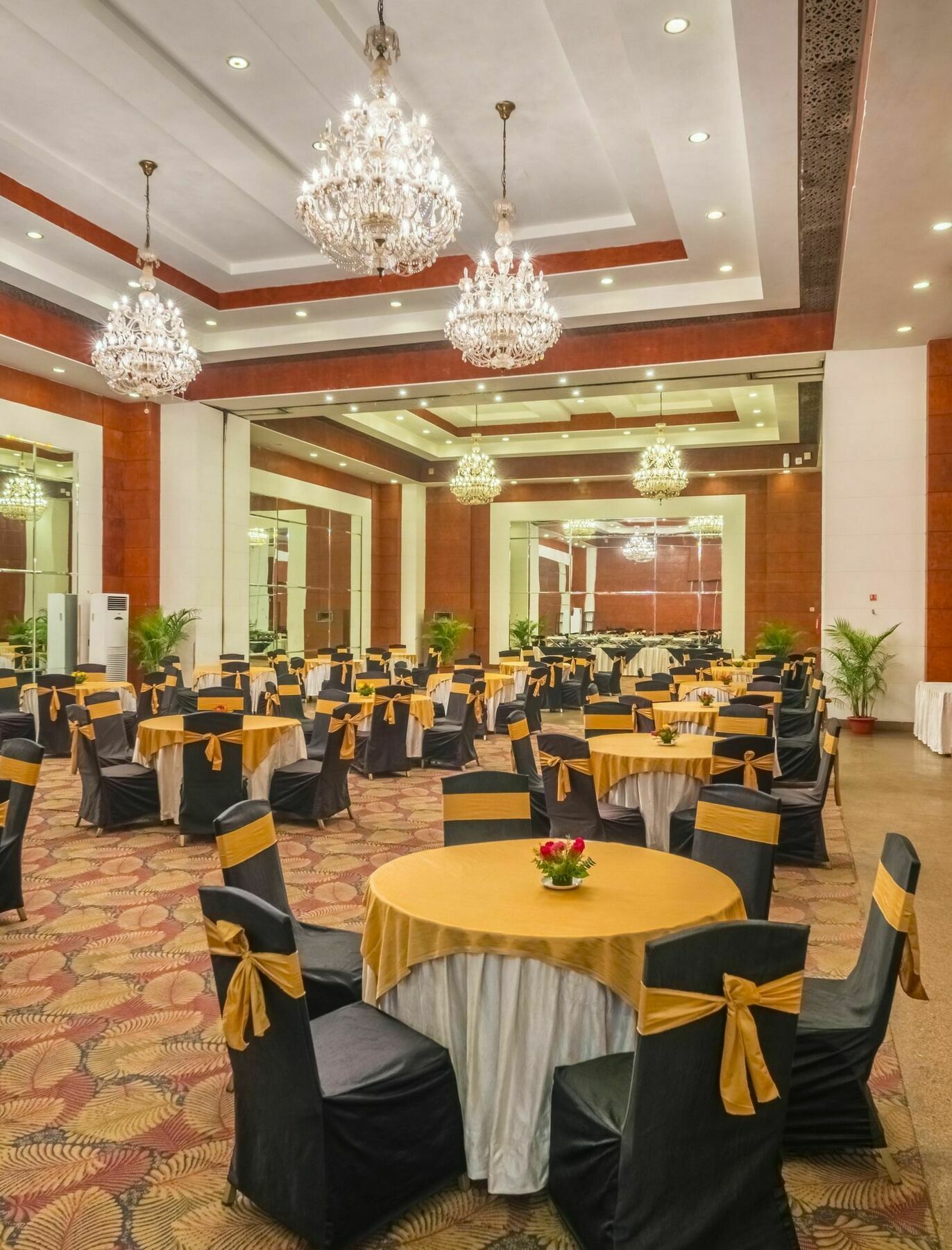 Hotel Hindusthan International, Μπουμπάνεσβαρ Εξωτερικό φωτογραφία